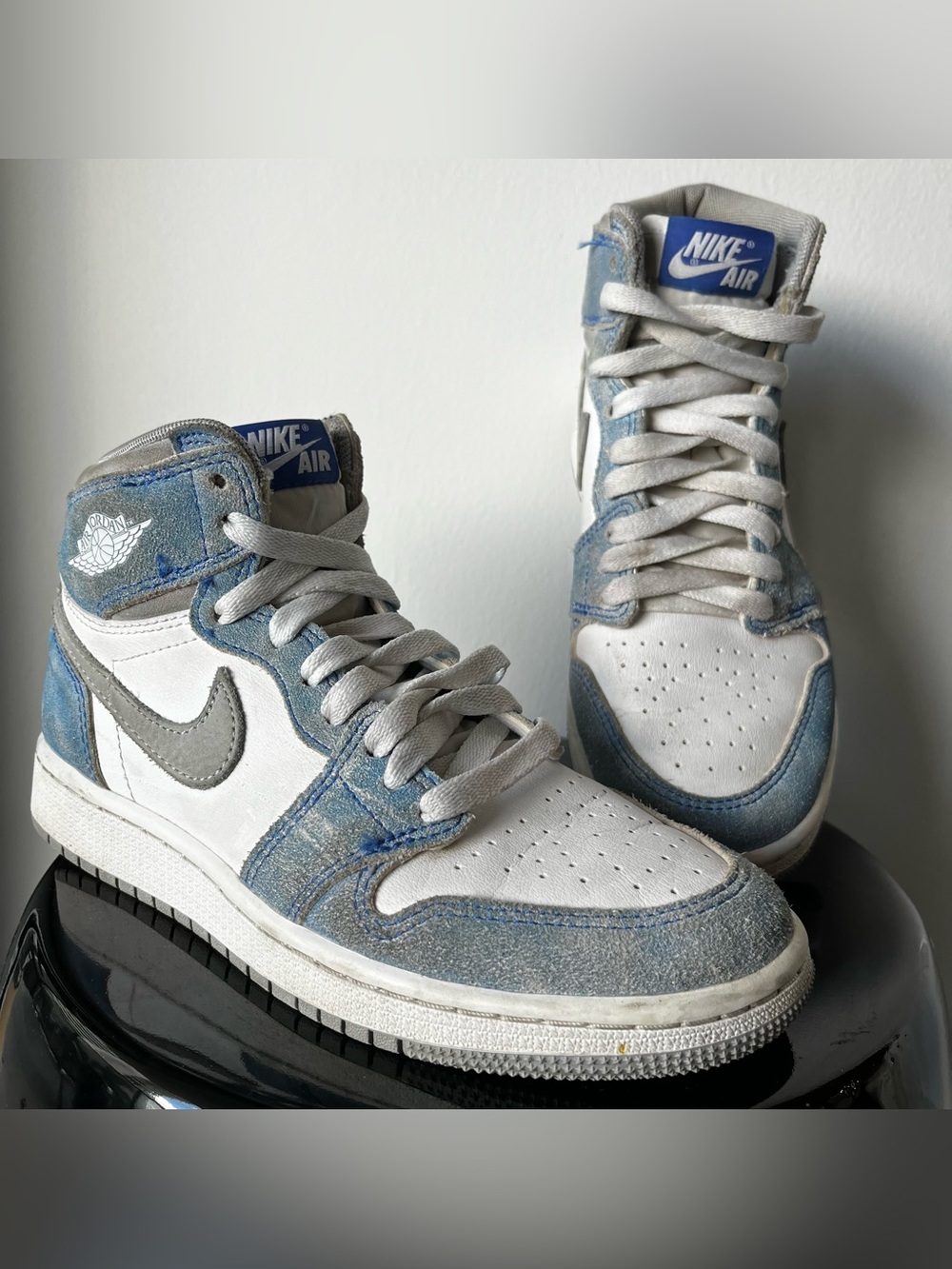 Nike Air Jordan 1 High Hyper Royal Smoke Grey size 5 555088-402 OG I Retro UNC